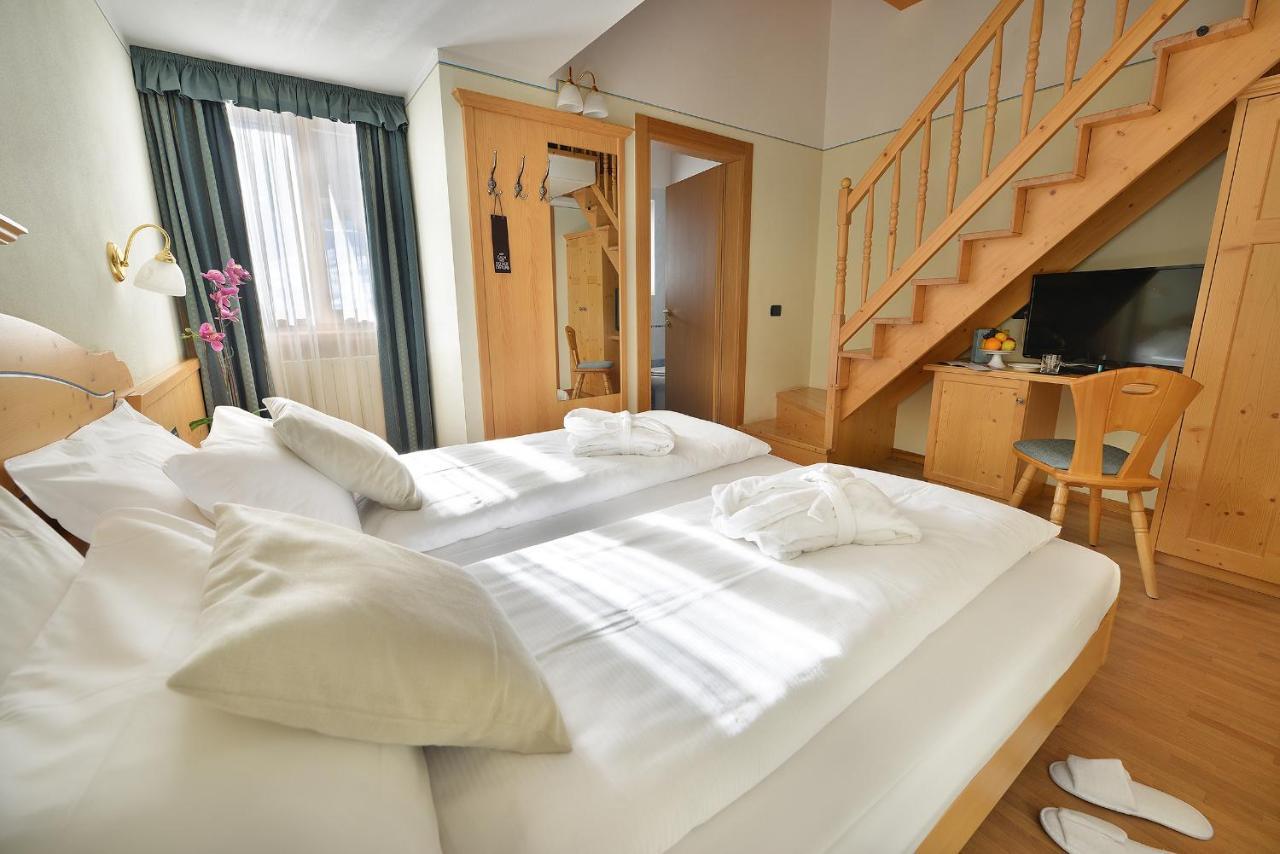 Hotel Interalpen Isolaccia Esterno foto