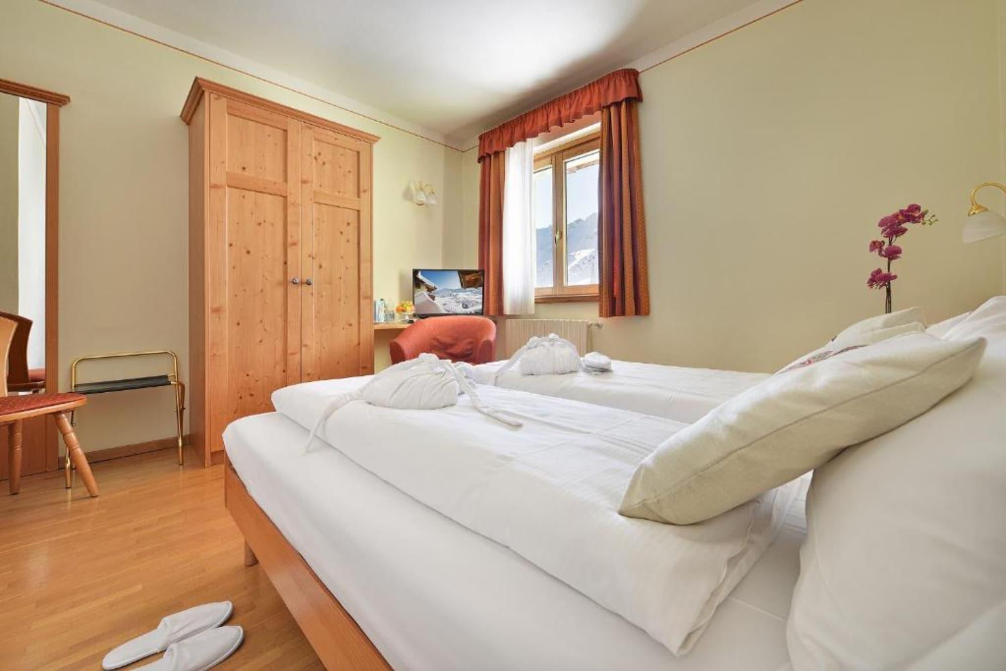 Hotel Interalpen Isolaccia Esterno foto