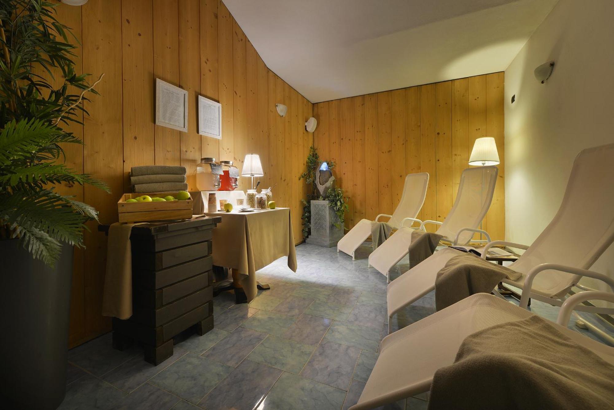 Hotel Interalpen Isolaccia Esterno foto