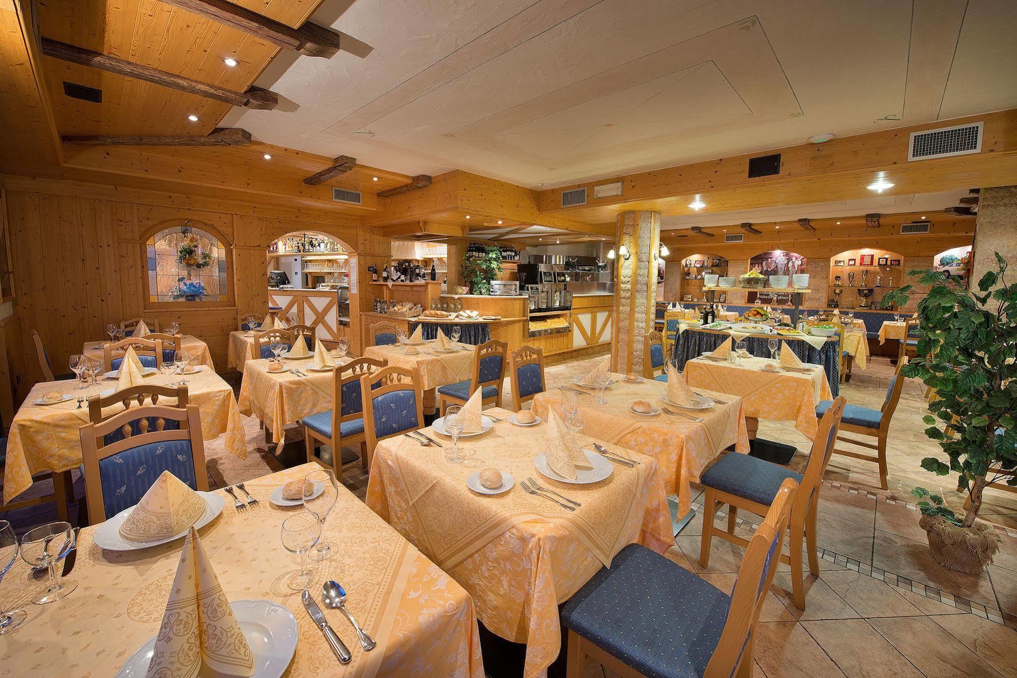 Hotel Interalpen Isolaccia Esterno foto