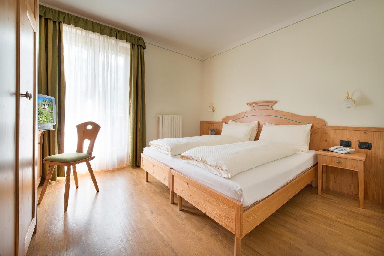 Hotel Interalpen Isolaccia Esterno foto