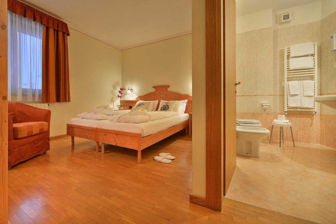 Hotel Interalpen Isolaccia Esterno foto